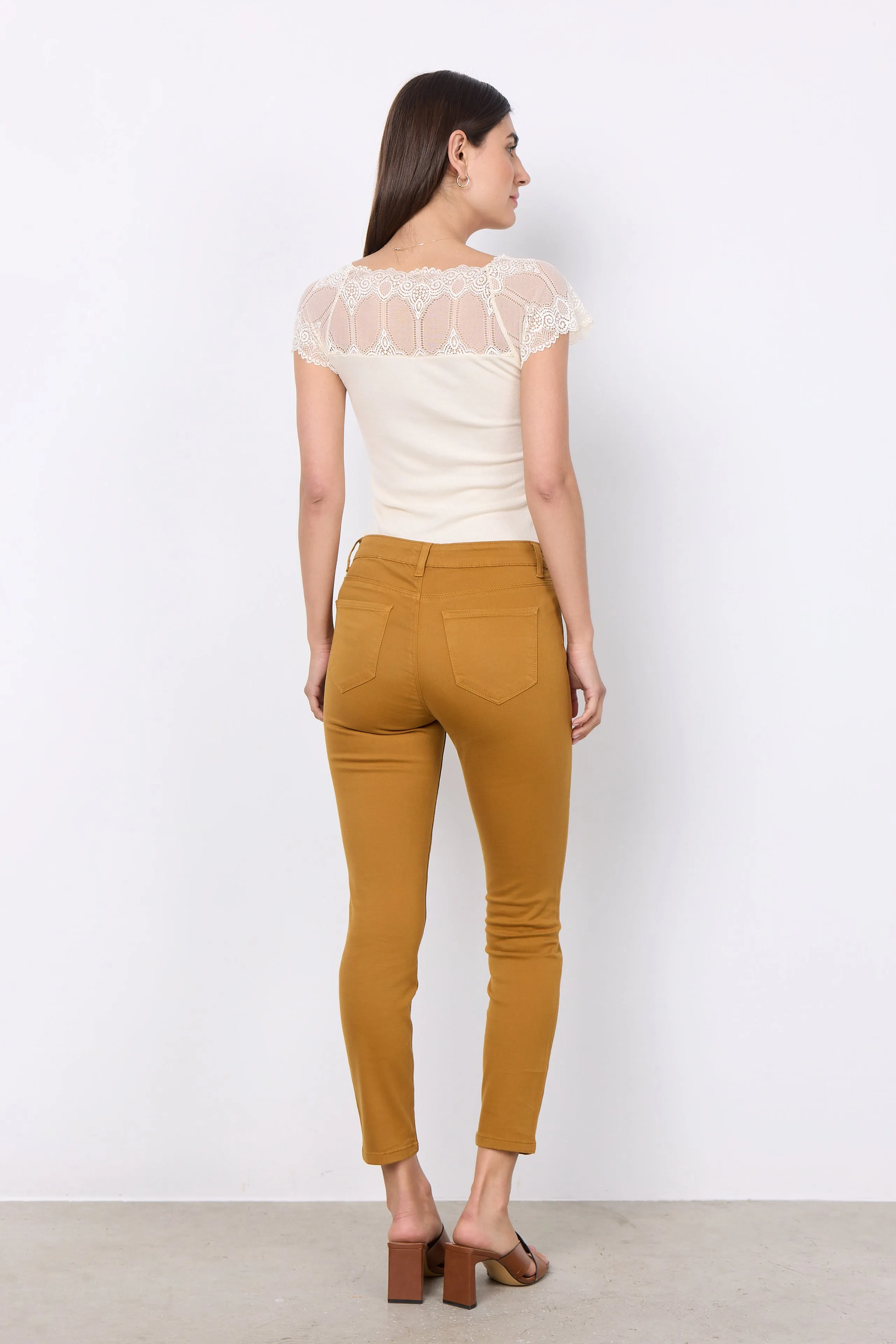 26129- Cream Lace Top - Soya Concept