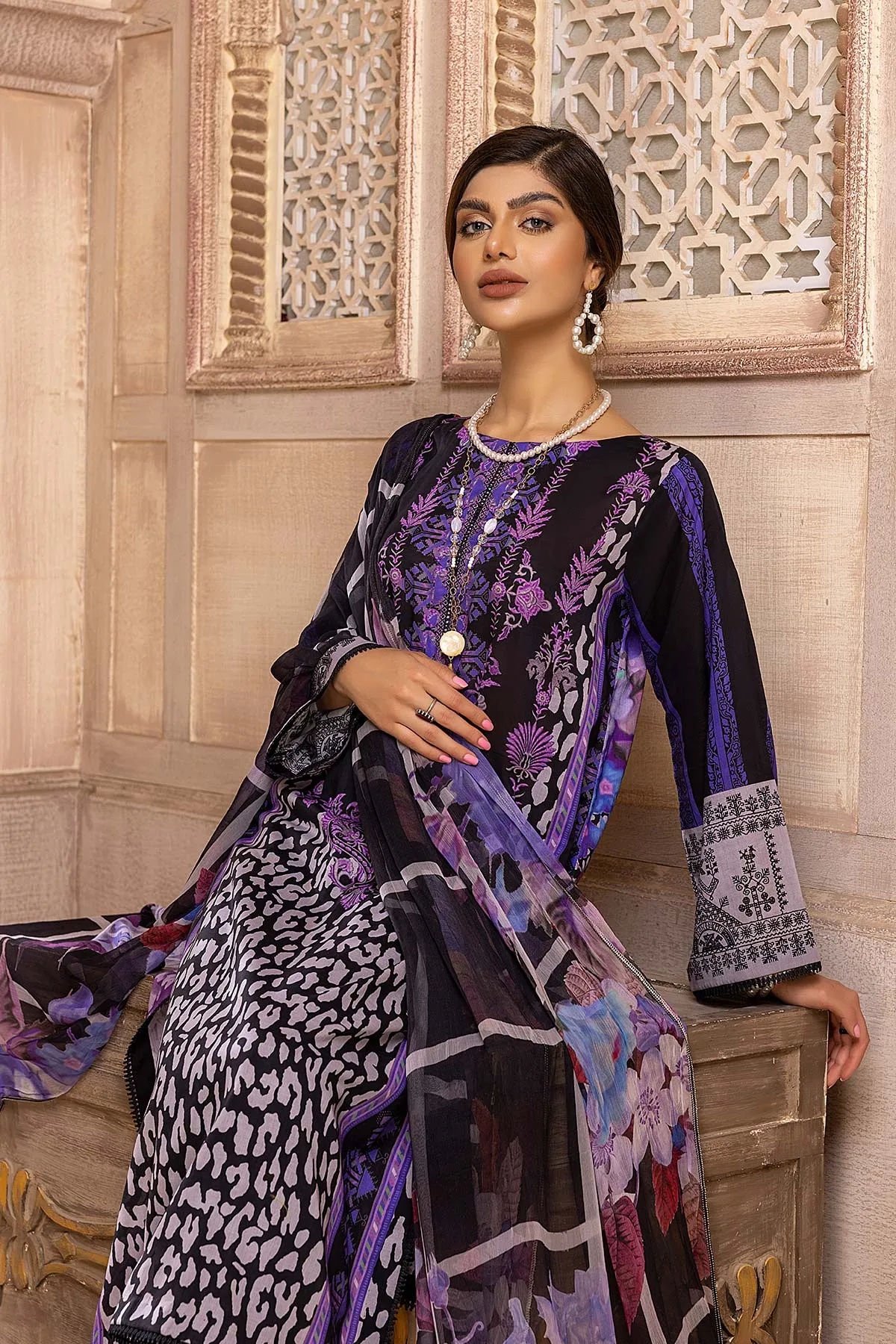 3-Pc Qaus C-Prints Printed Lawn Suit With Chiffon Dupatta QBW22-03-S