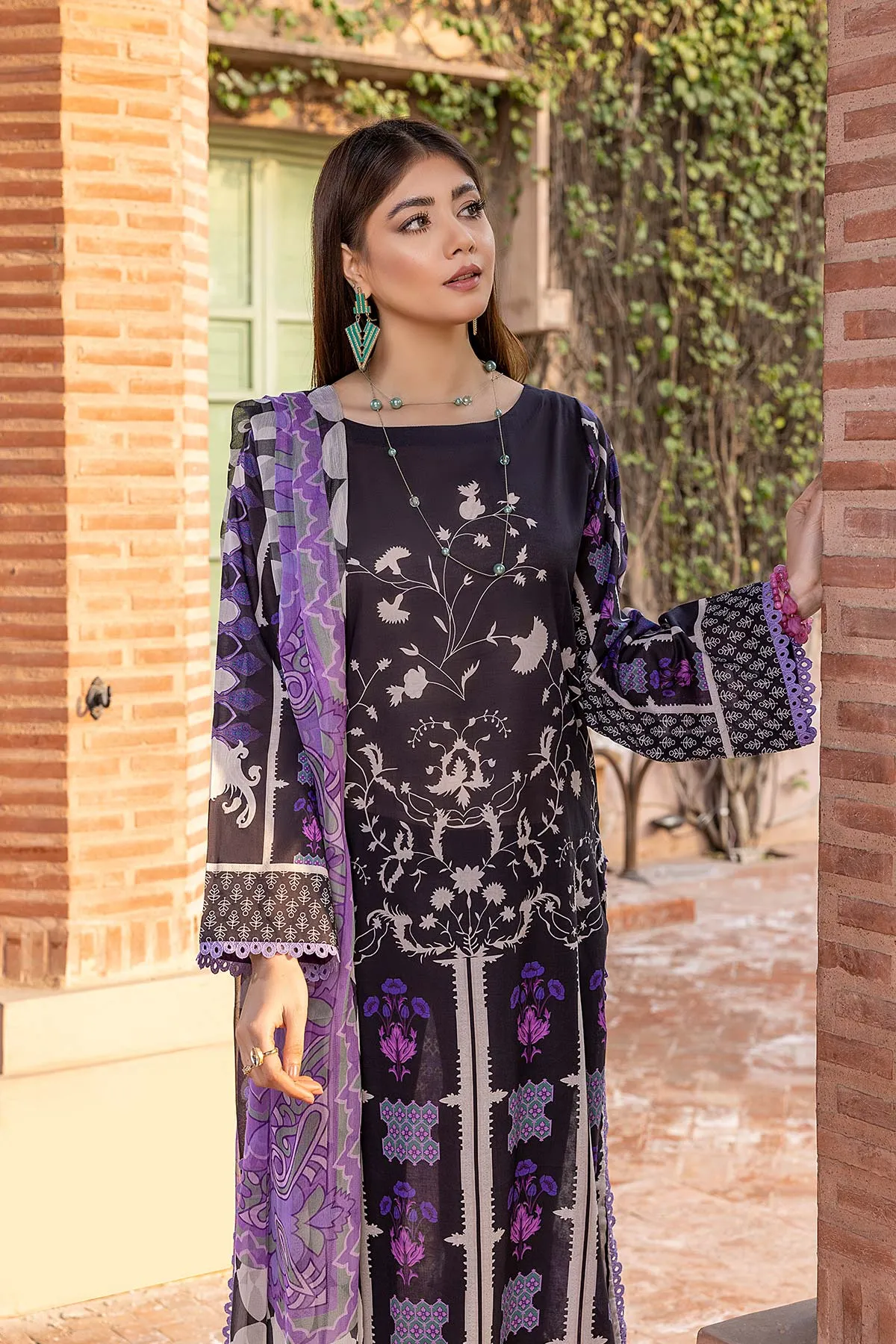 3-Pc Qaus C-Prints Printed Lawn Suit With Chiffon Dupatta QBW22-05-S