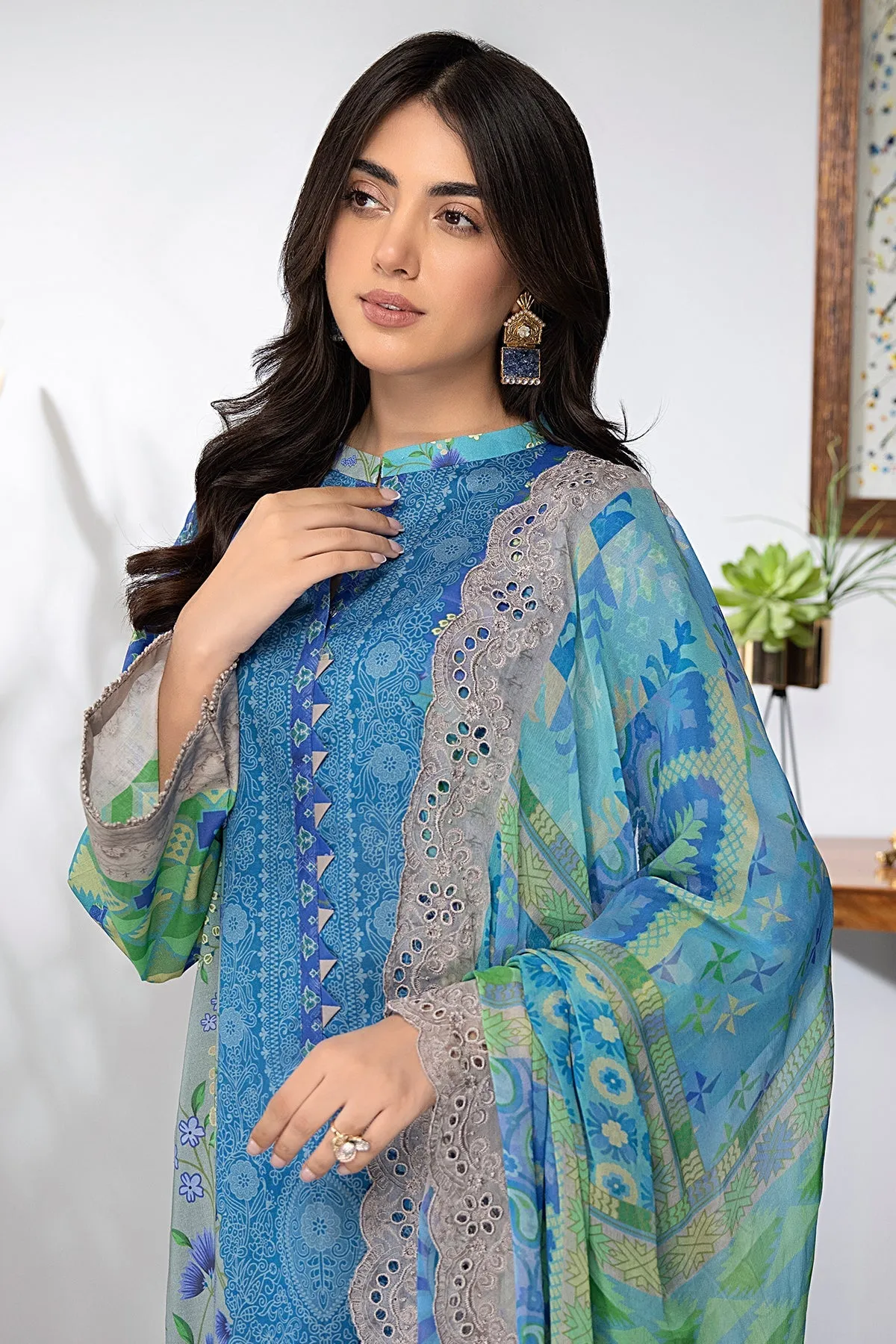 3-PC Unstitched Embroibered Lawn Suit with Embroidered Chiffon Dupatta CCH4-01