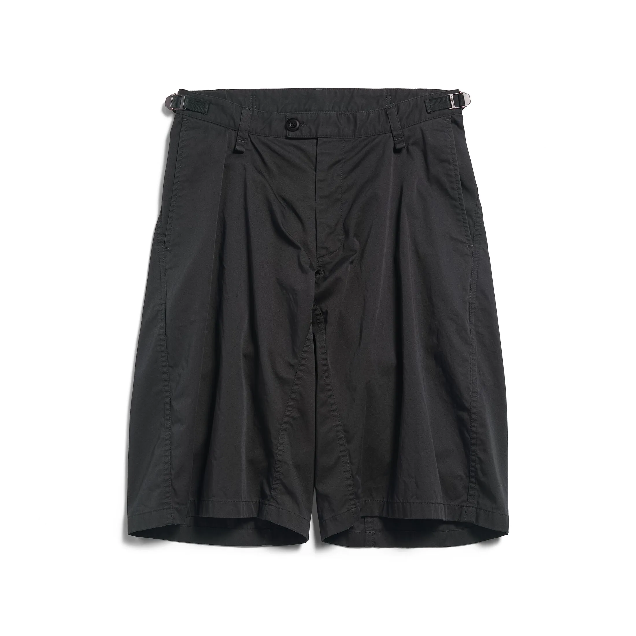 MINIMAL CARGO SHORTS IN BLACK