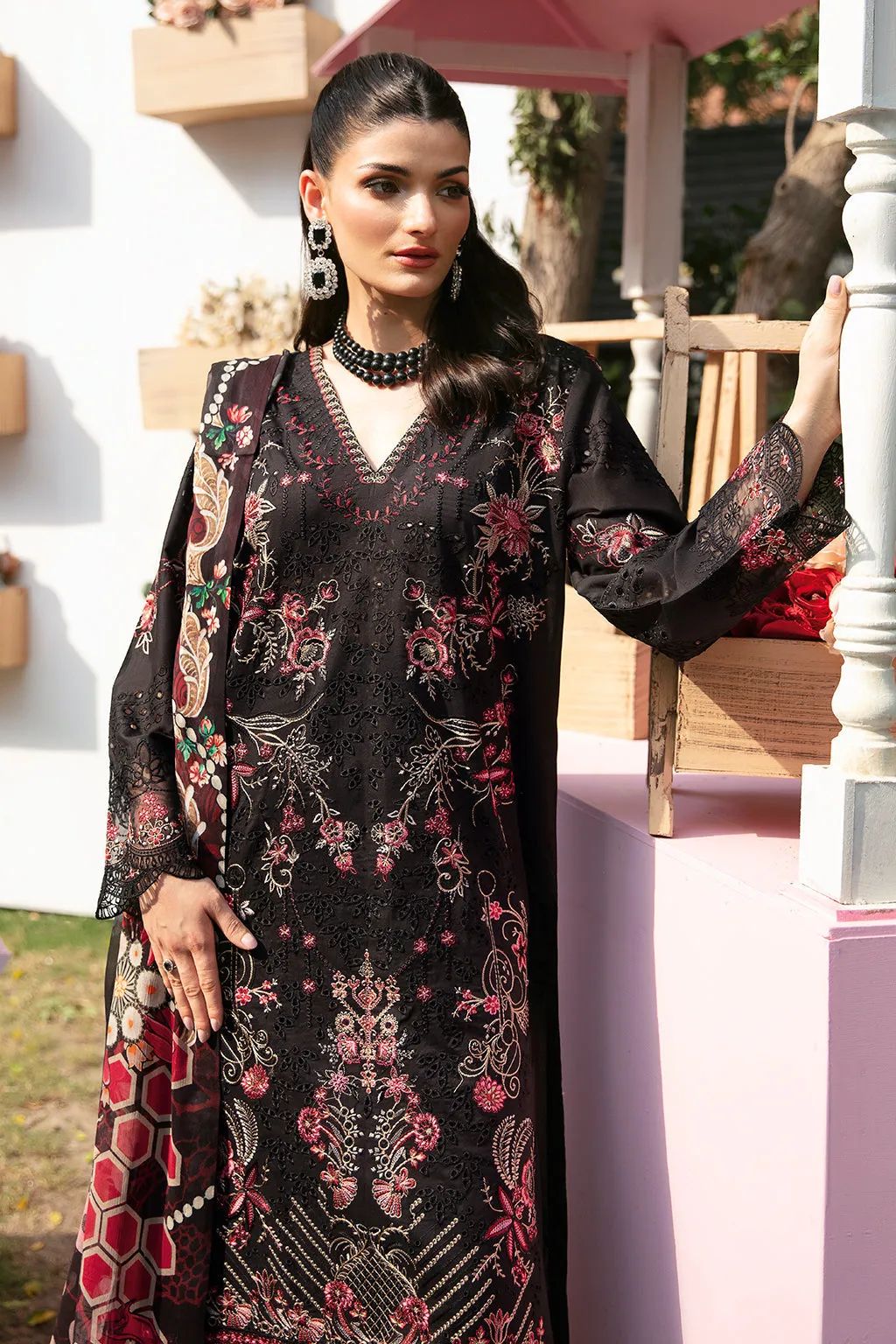 Ramsha Andaaz Vol-09 Embroidered Luxury Lawn Unstitched 3Pc Suit Z-904