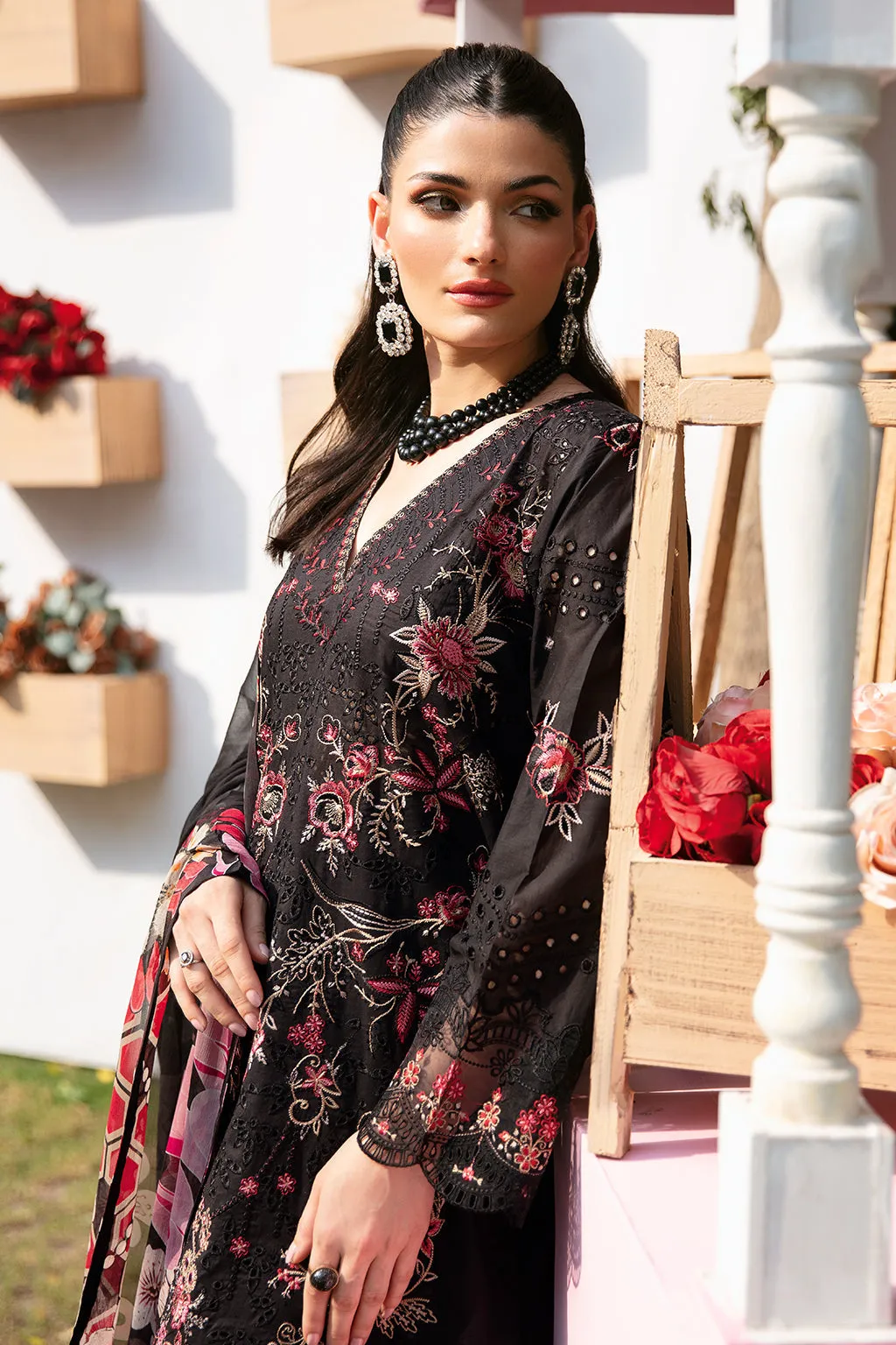 Ramsha Andaaz Vol-09 Embroidered Luxury Lawn Unstitched 3Pc Suit Z-904