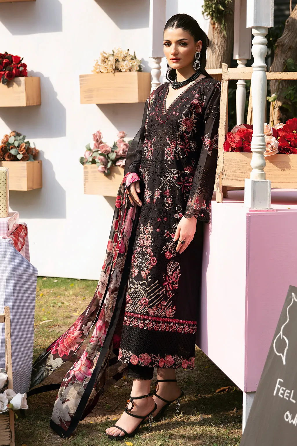 Ramsha Andaaz Vol-09 Embroidered Luxury Lawn Unstitched 3Pc Suit Z-904