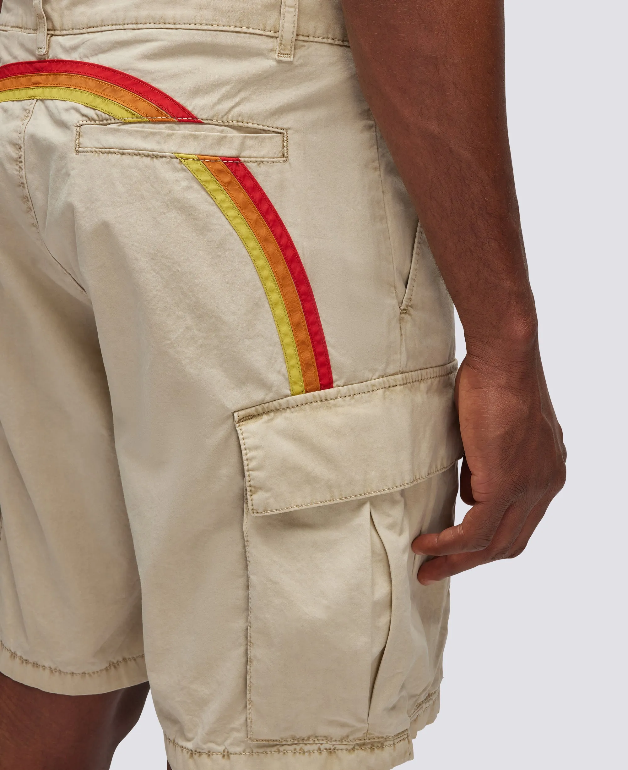 SHORTS CARGO IN TESSUTO TINTO IN CAPO CON ARCOBALENO