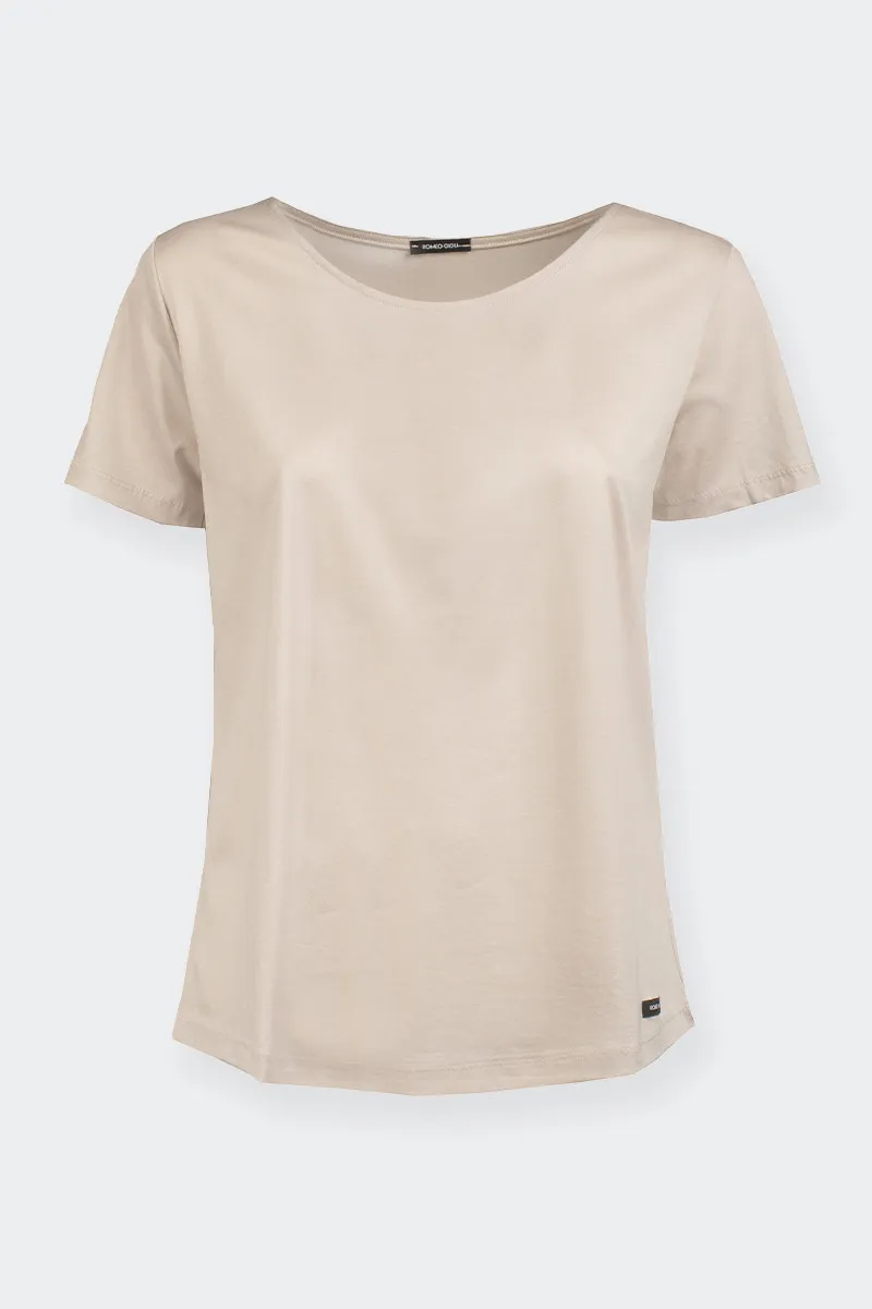 T-SHIRT OVER BEIGE